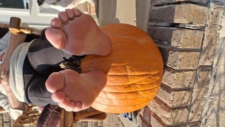 Pumpkin foot-stool