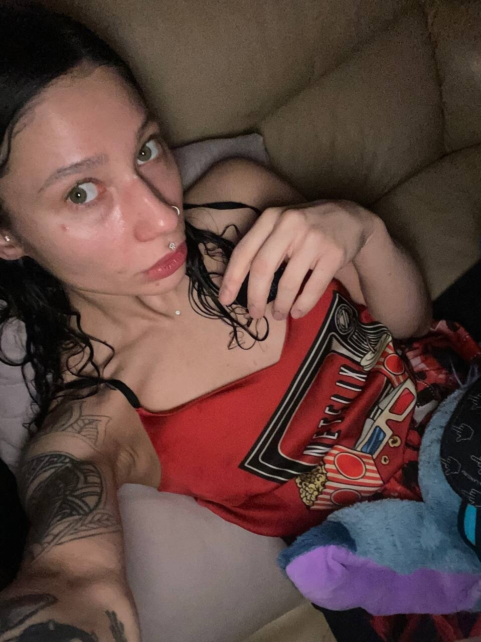 Tæven slap sine bryster "ved et uheld"