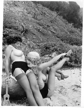 nude beach retro        