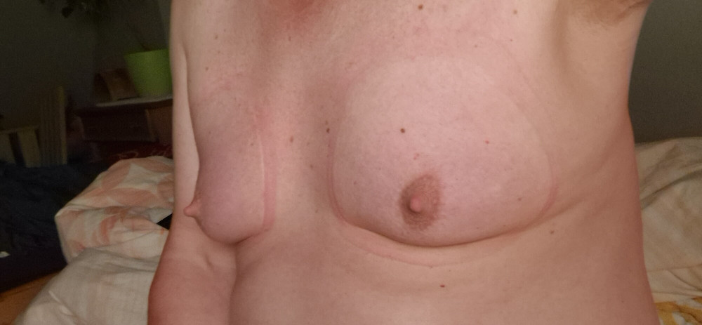 Sissy pumpt die Titten #36