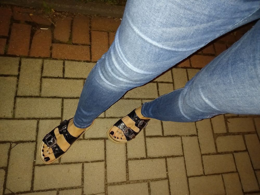 platform sandals and sexy feet #2