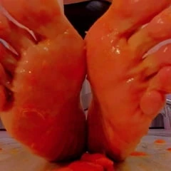 Feet in oranges