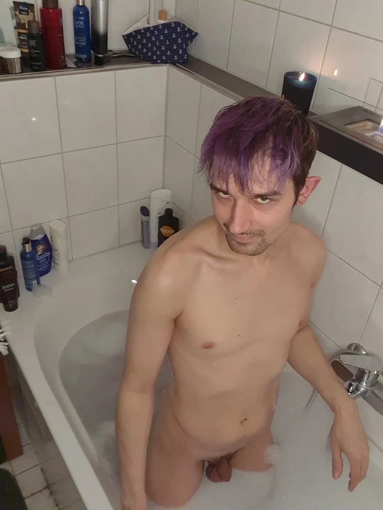 Who comes with me in the tub? #5