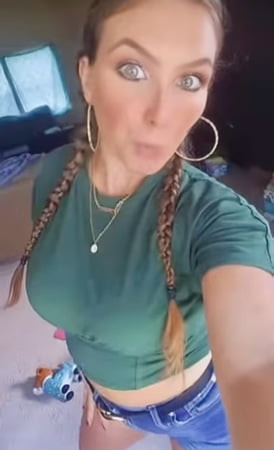 I wore my green shirt for my 74f lesbian mistress as ordered