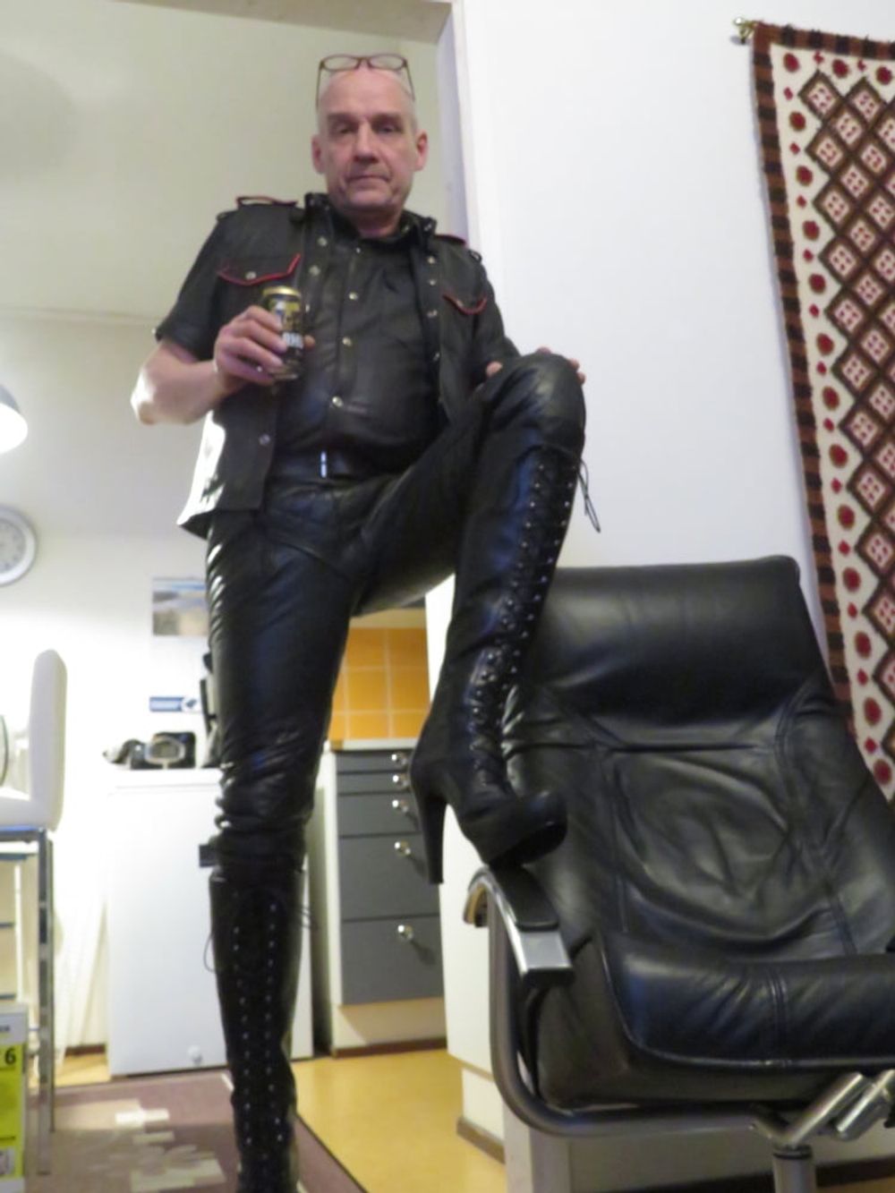 Juha Vantanen,finnish amateur leather fetish pornmodel #26