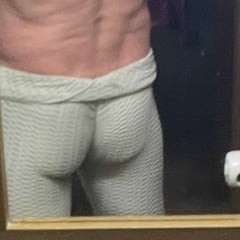 我的屁股被这些受宠若惊。  我想要娇小的Femboy。