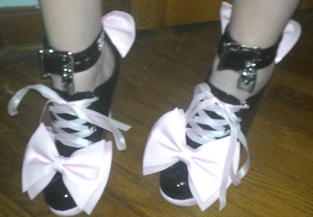 Lockable pansy bow heels  #2