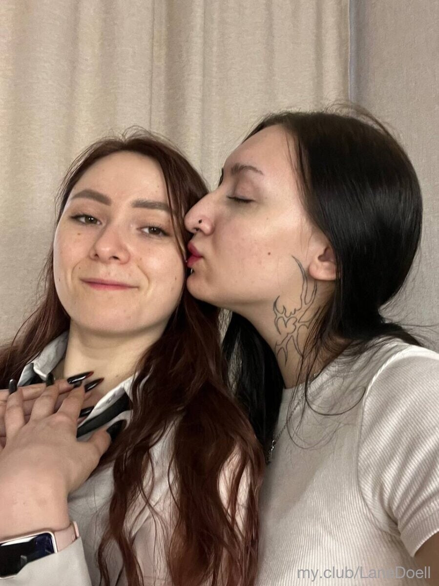 Hild ​​and ​​Blair Free Photos #17