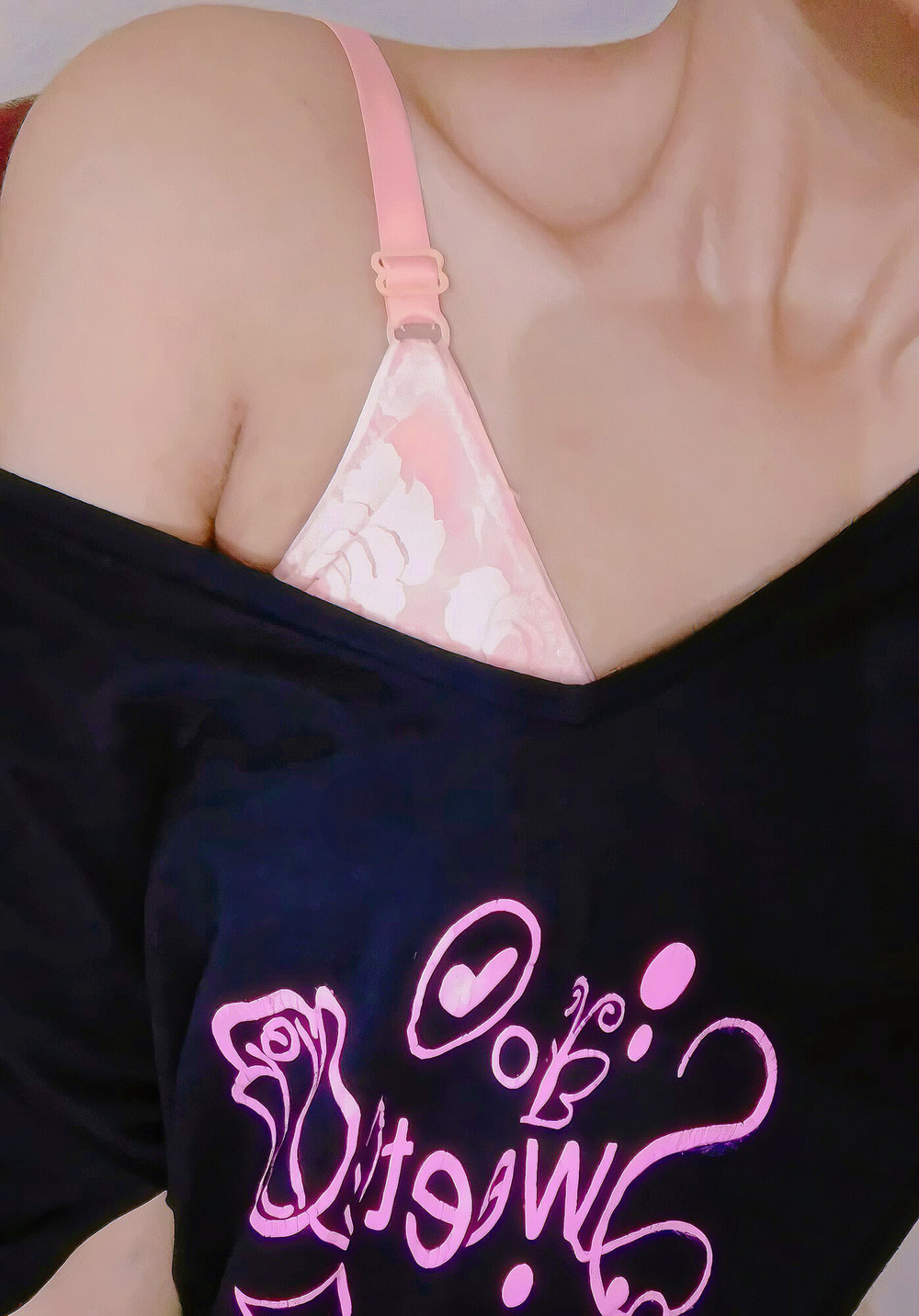 Desi Beauty Teasing Her Curves & Showing Off Her Bold Side