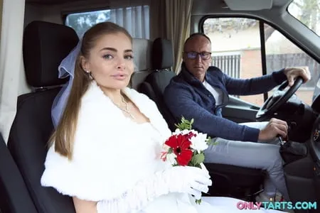 runaway hot bride fucks random van driver         