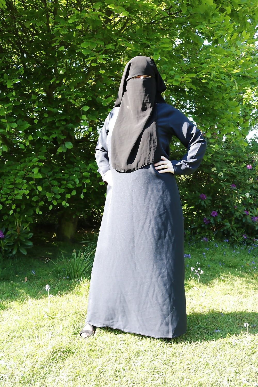 Muslim Burqa Niqab suspenders Outdoors Flashing  #20