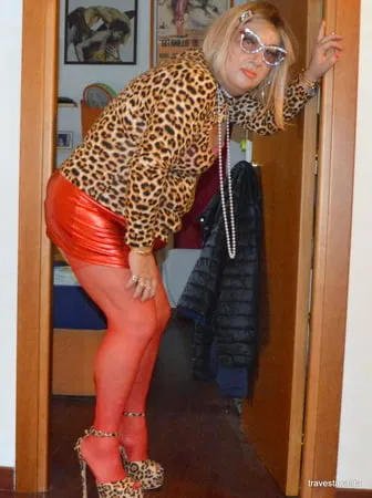 red and leopard whore part           