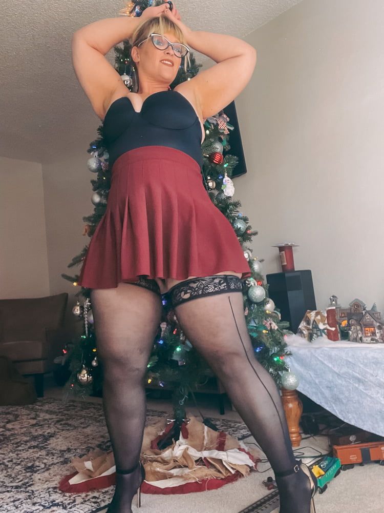 Christmas Thighs and Heels #37