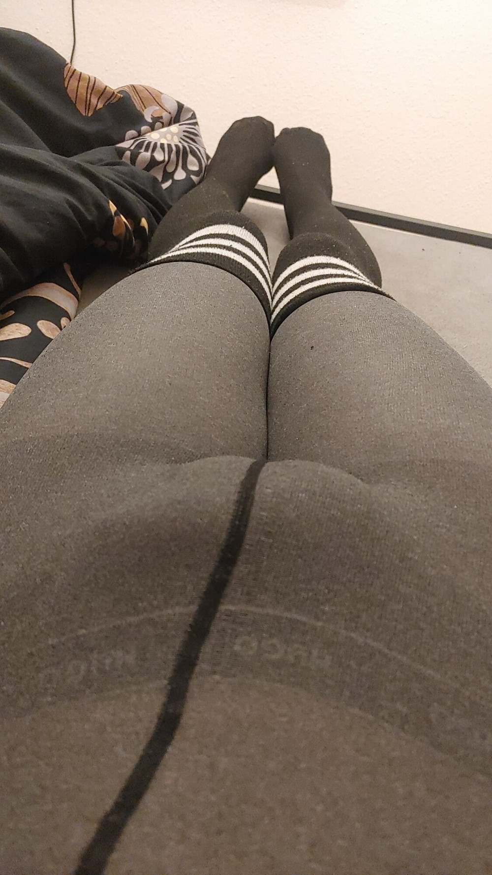 Grey seethrought panthose and black overknees #5