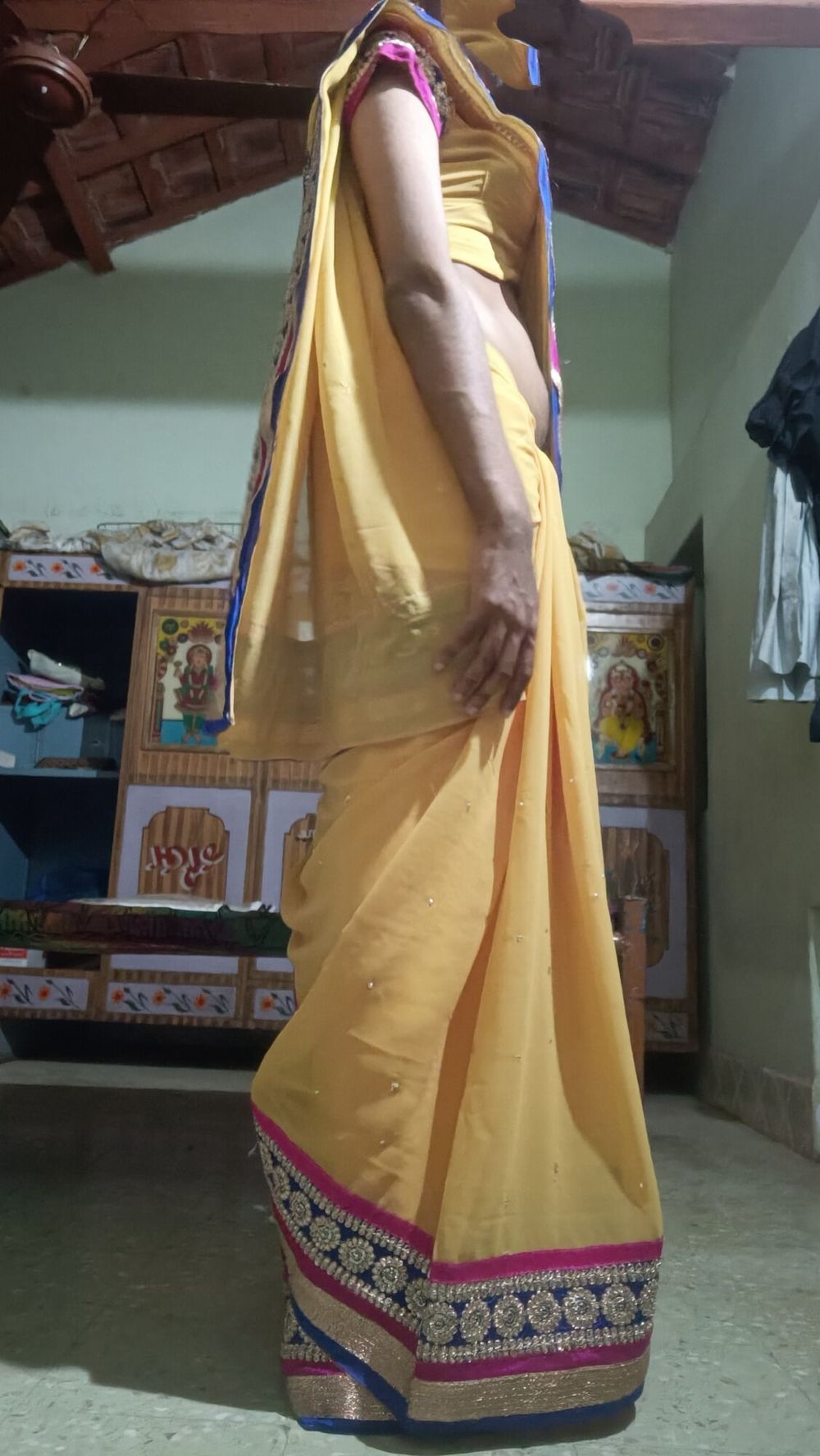 Wear auntys saree #20