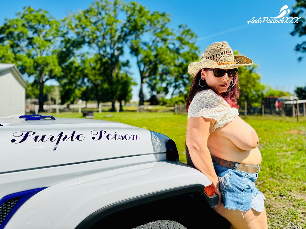 Jeep Girl Jiggle #23
