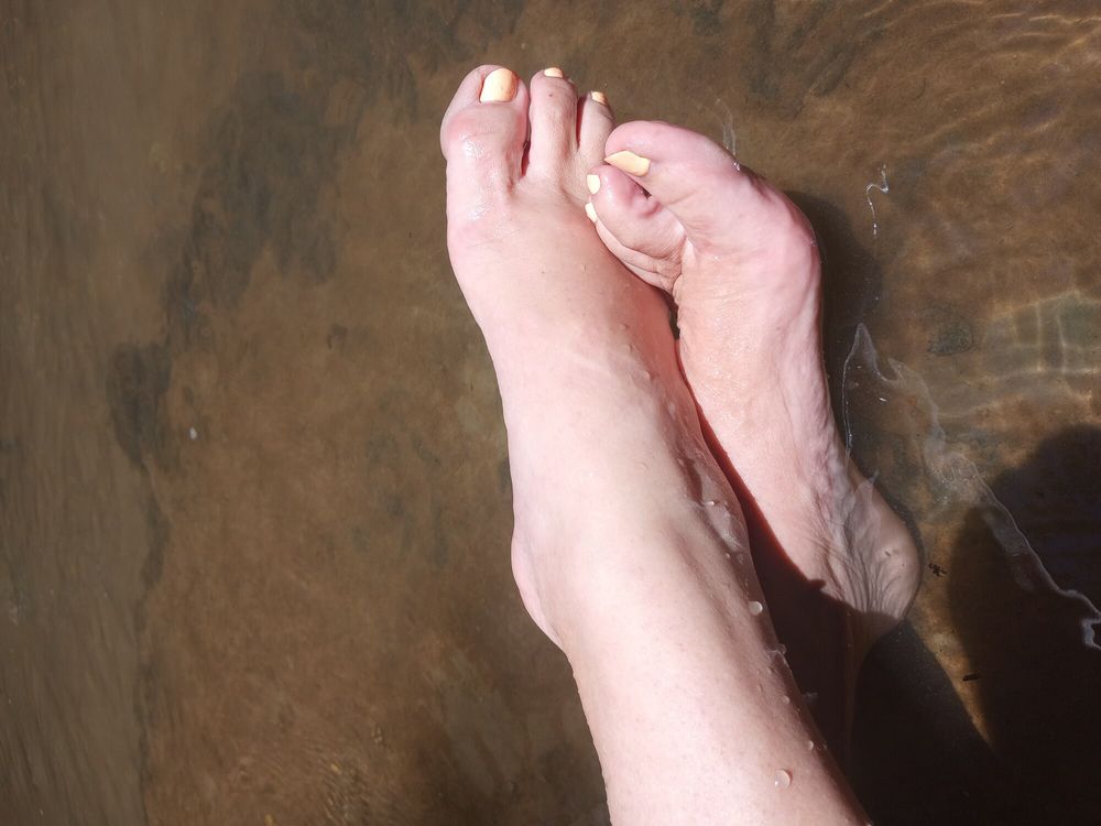 Sexy wet feet #3