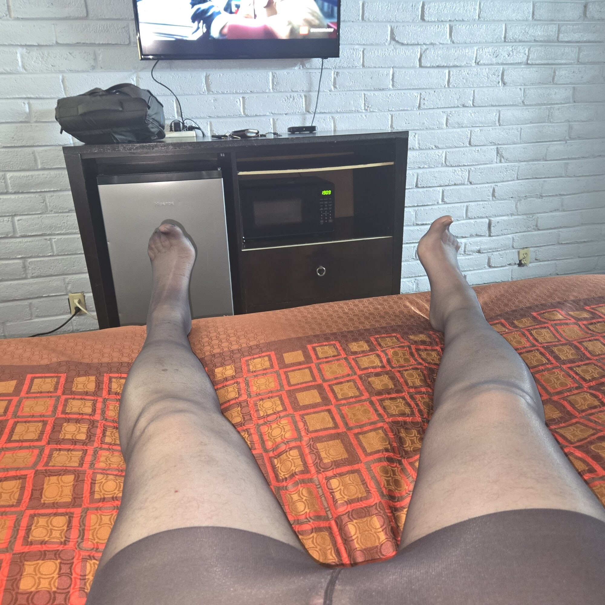 Louise Nylontease Pantyhose Tease 