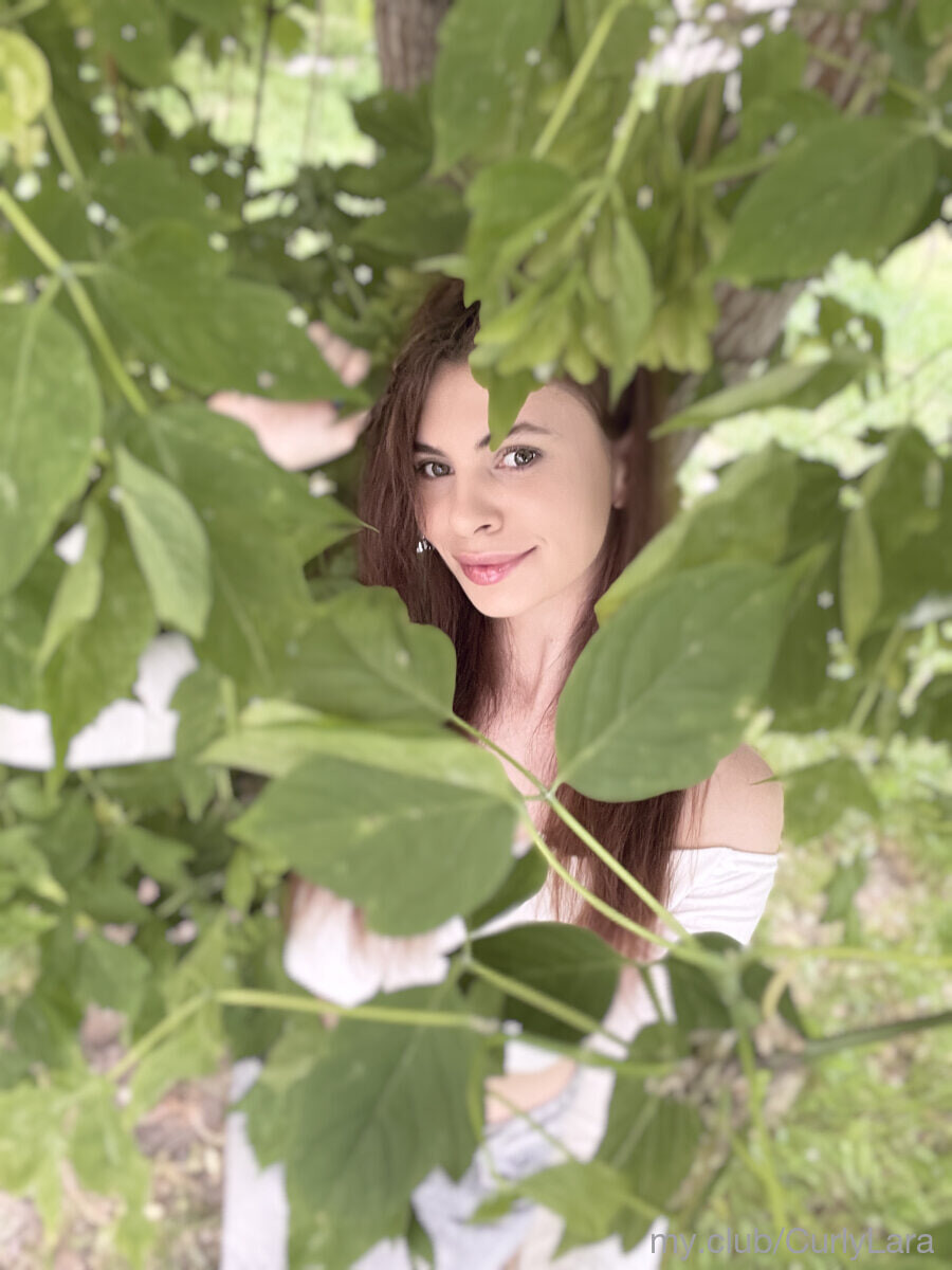Lara Free Photos #16