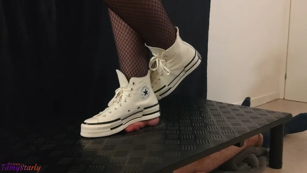 Girlfriend Full Weight Trampling in Platform Converse #3