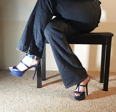 butt in hot tight jeans thong and heels cd        