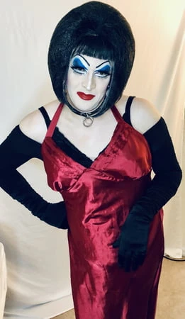 slut debra dolled up and ready         