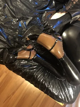 latex heels and dildo         