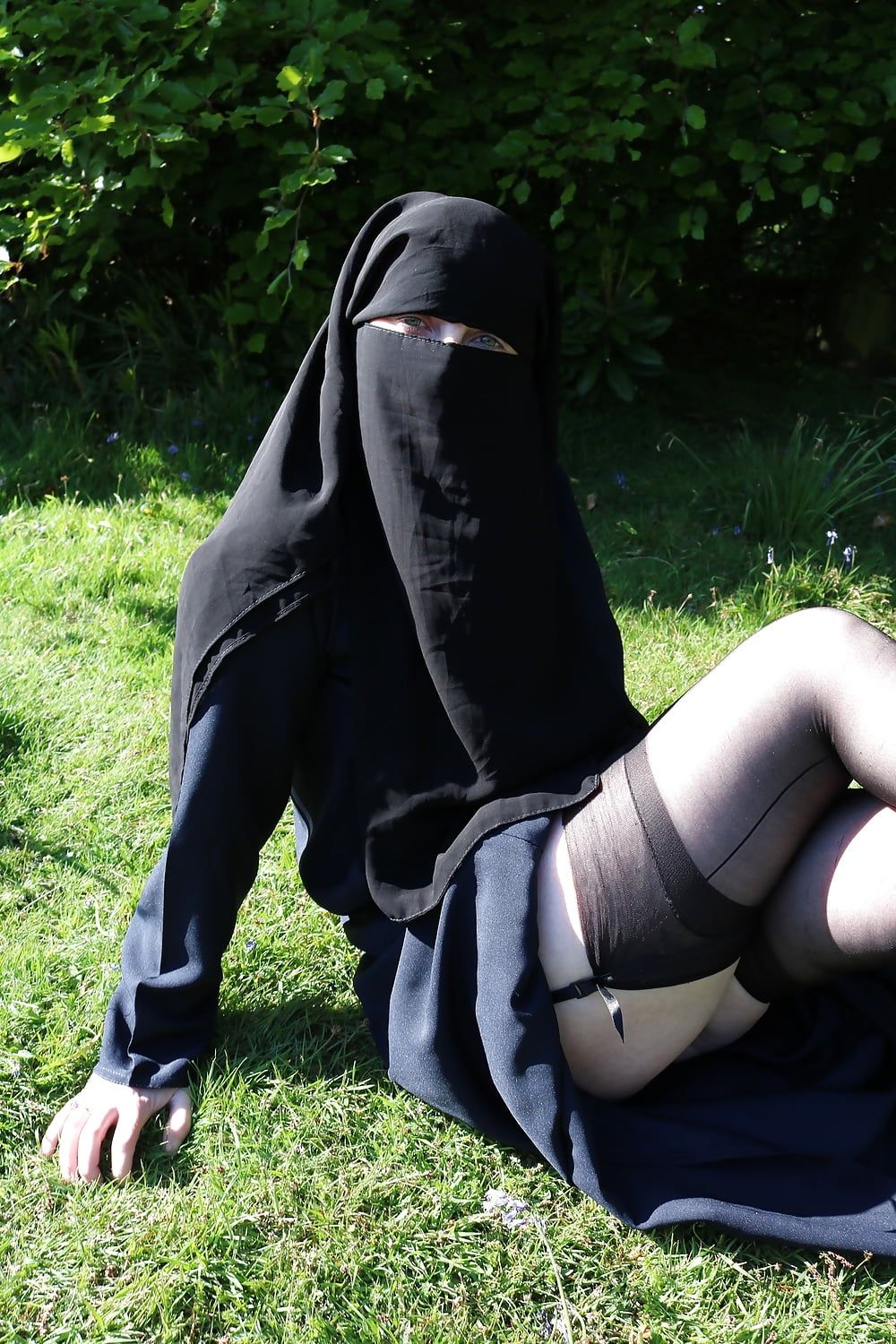 Muslim Burqa Niqab suspenders Outdoors Flashing  #24