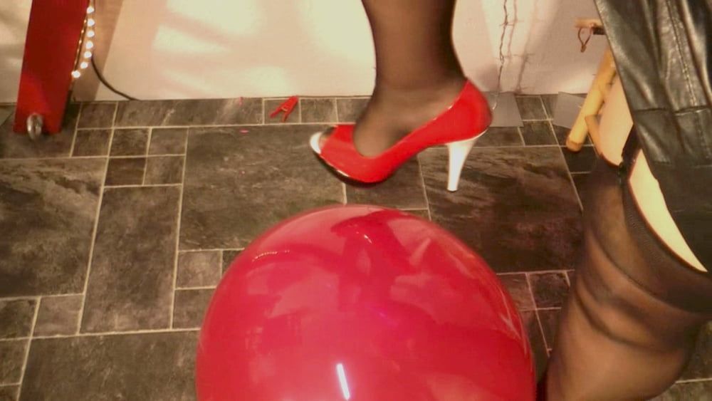 Balloon and high heels #5