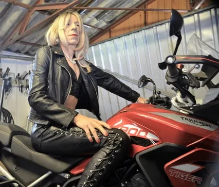     alesssia travestita on triumph tiger         