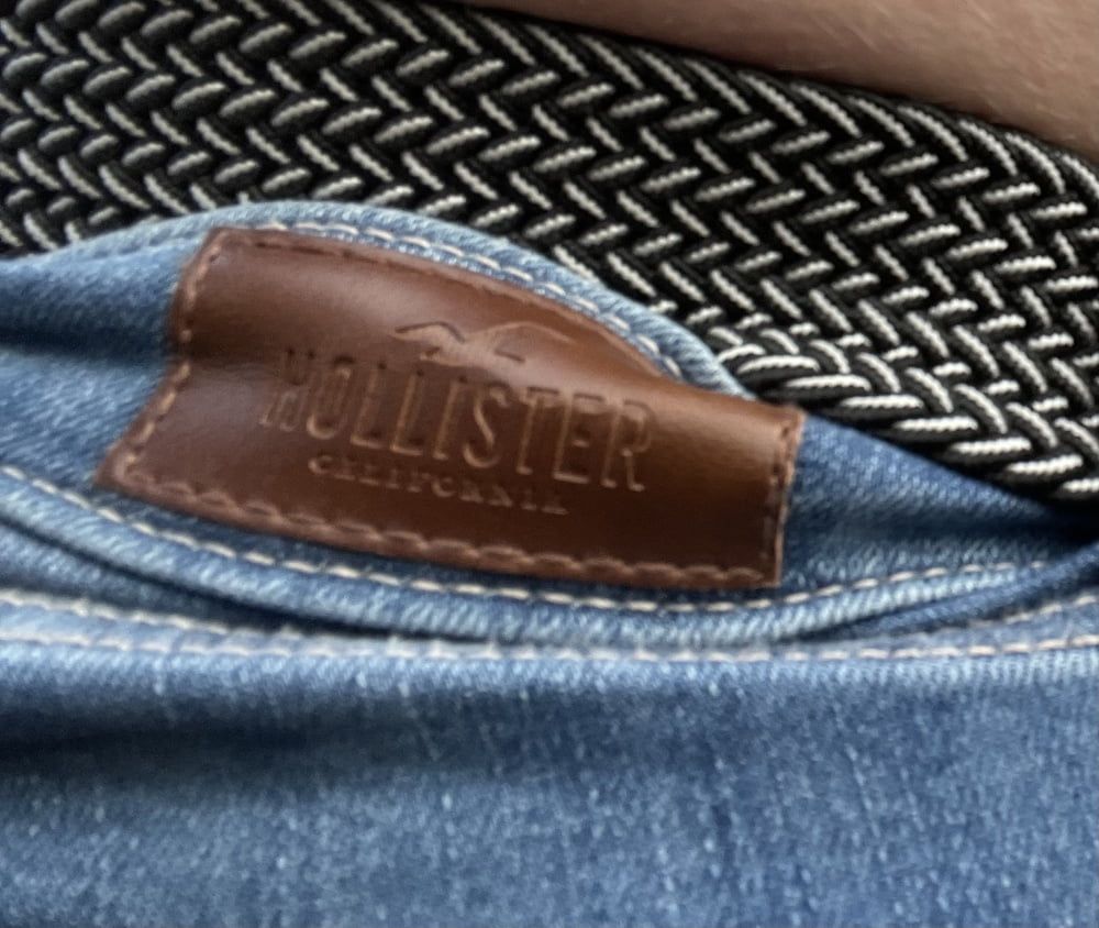 Hollister Jeans Outside 