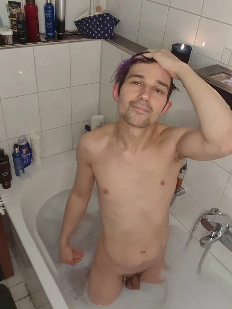 Who comes with me in the tub? #6