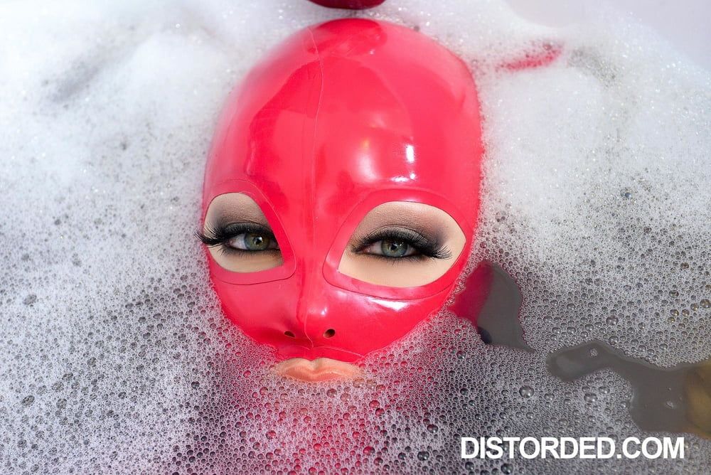 Latex Dirty Bath at Distorded #9