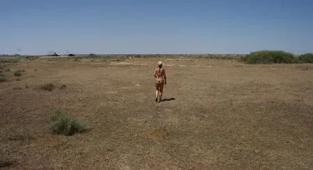 in steppe seminaked         