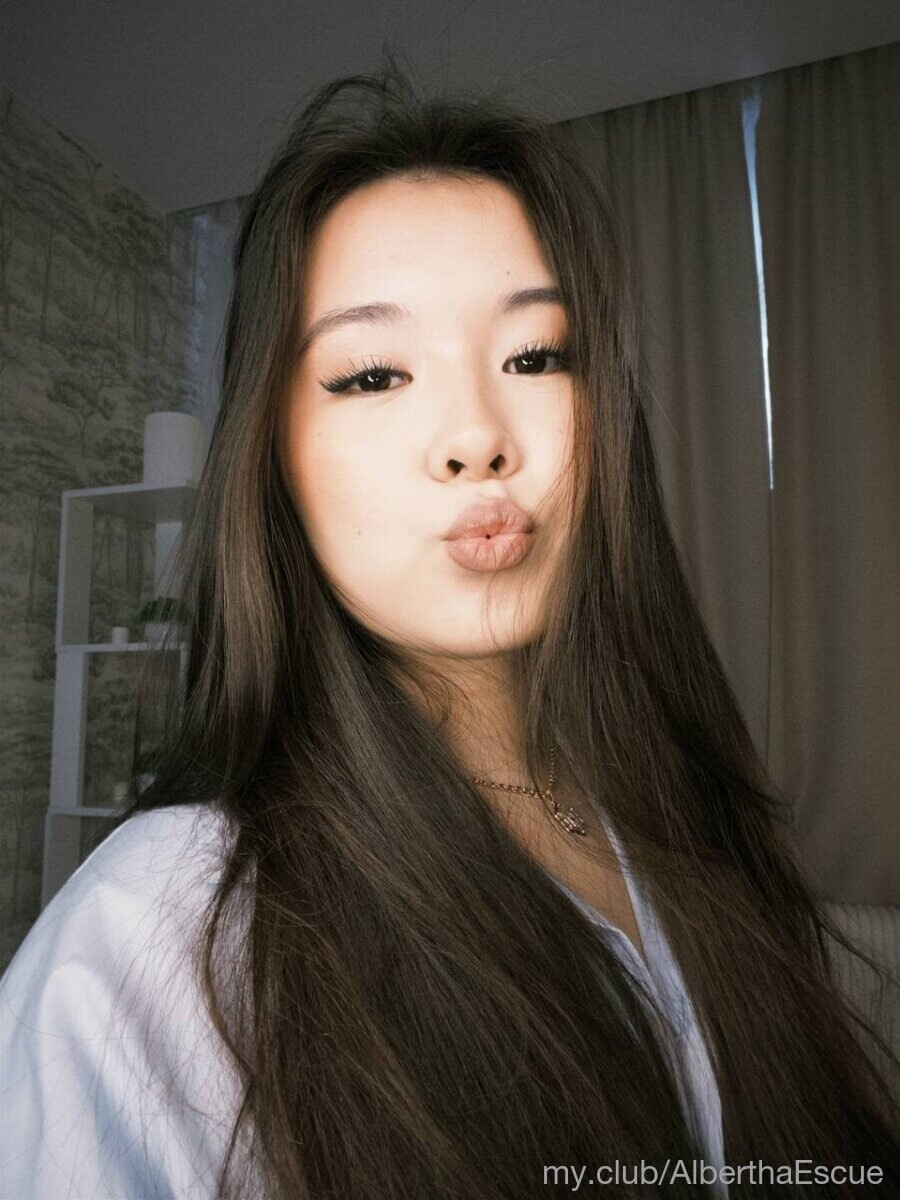 Free Aki  Photos #4