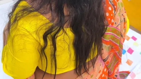 tamil hot bhabhi wearing yellow blouse orange saree bbw         