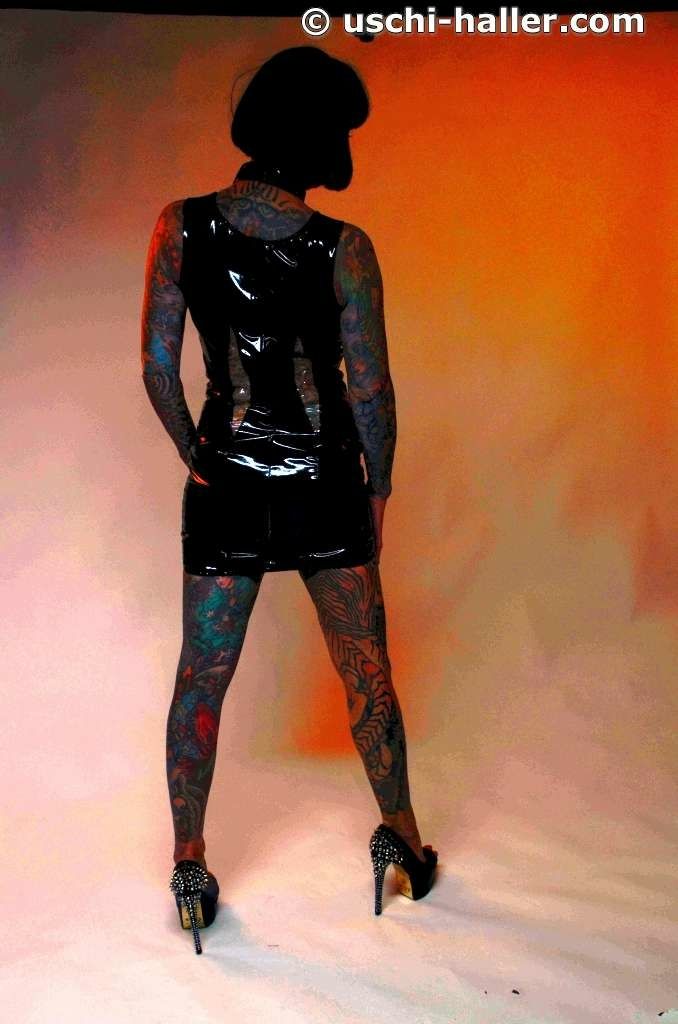 Photo shoot with full body tattooed MILF Cleo - 2 #35
