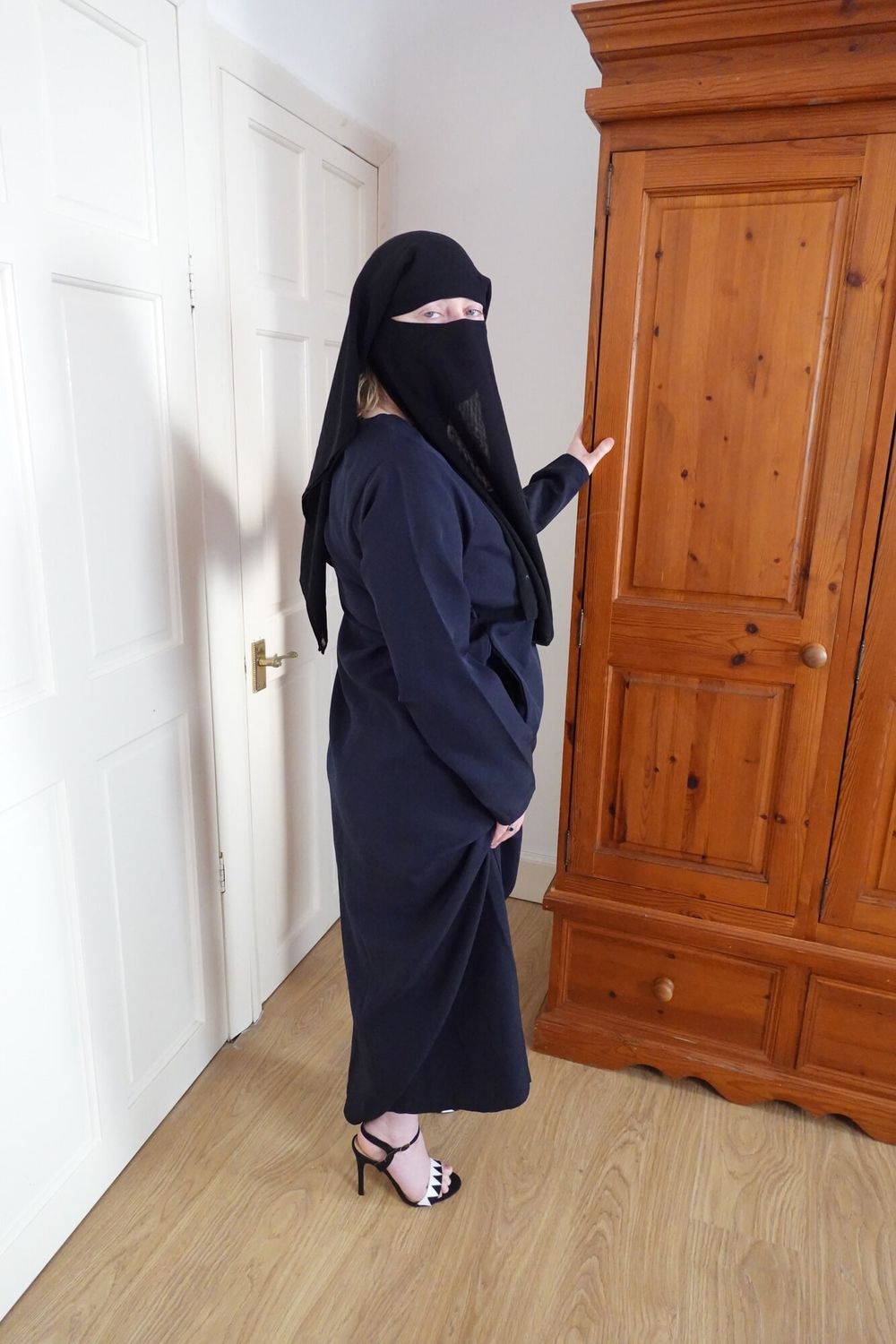 Pale Skin MILF in Burqa and Niqab and High heels #5