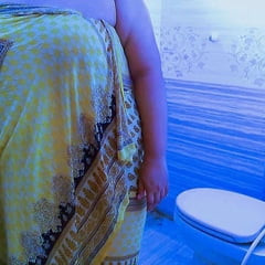 Pakistani Desi Hot Aunty Nadia In Bathroom - Big Boobs 