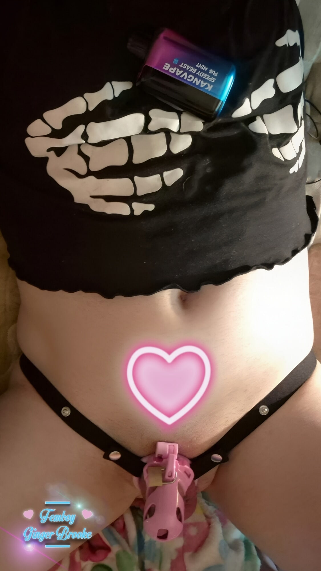 This silly femboy is back!!! :3