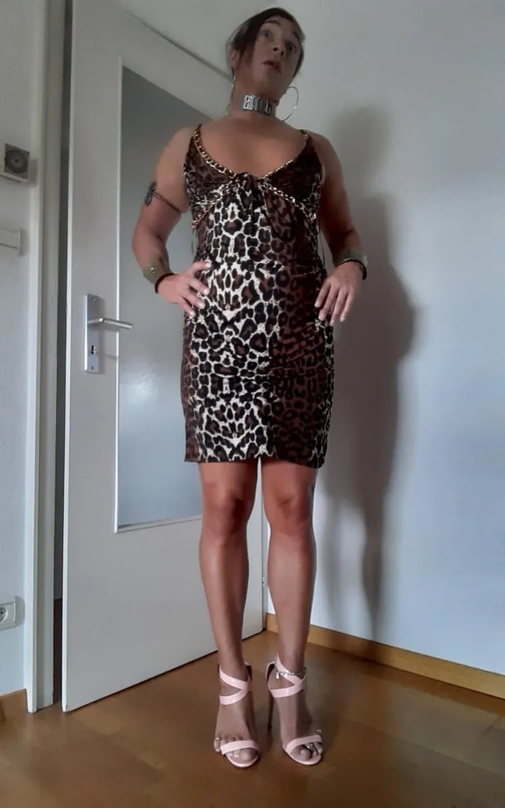 Tygra slut in leopard dress for Longdick Jack. #14