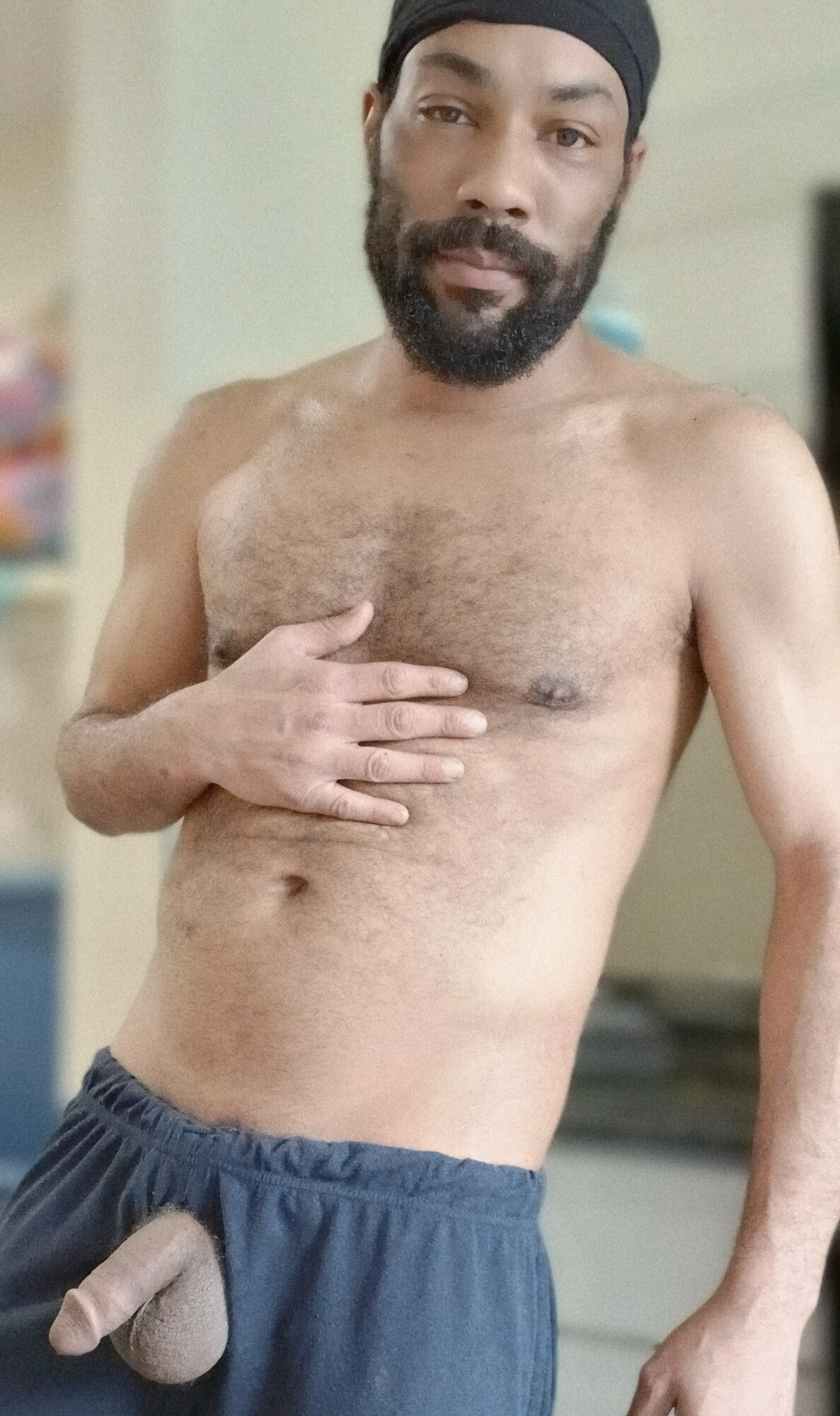Sallıyorum. yarağım dışarı.