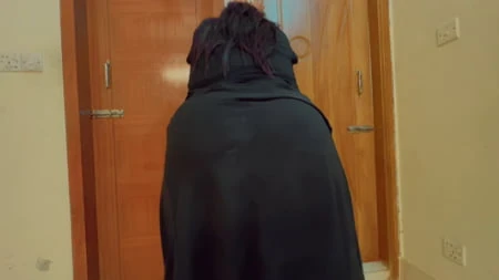 egyptian huge ass hot housewife show her butt for make you h         