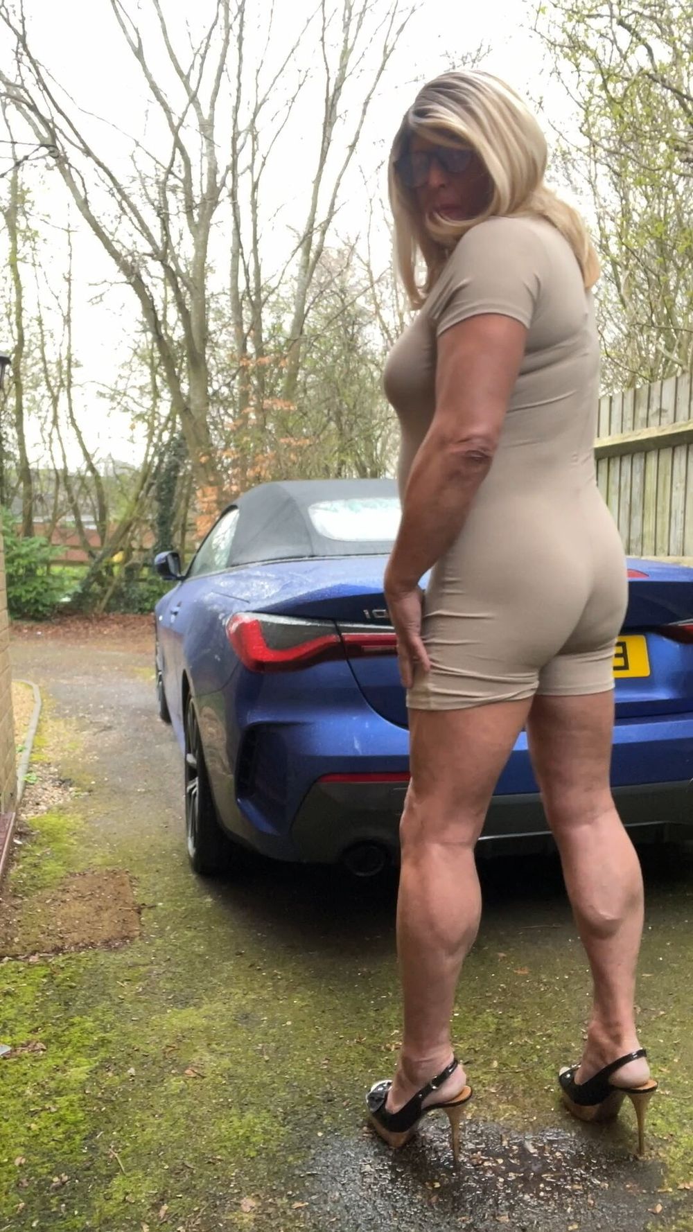 Amateur crossdresser Kellycd2022 sexy milf pissing outdoors #35