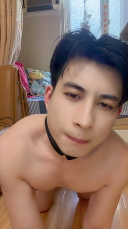 Hong Kong man takes selfies and tortures himself