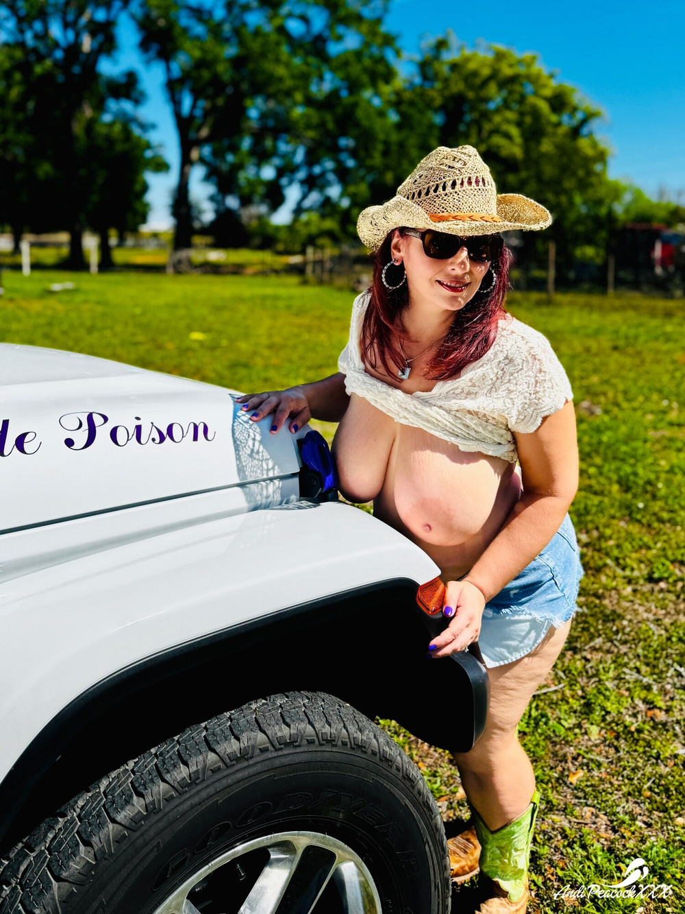 Jeep Girl Jiggle #24