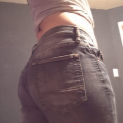 Femboy booty 