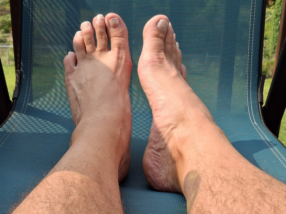 Barefoot with French pedicure #7