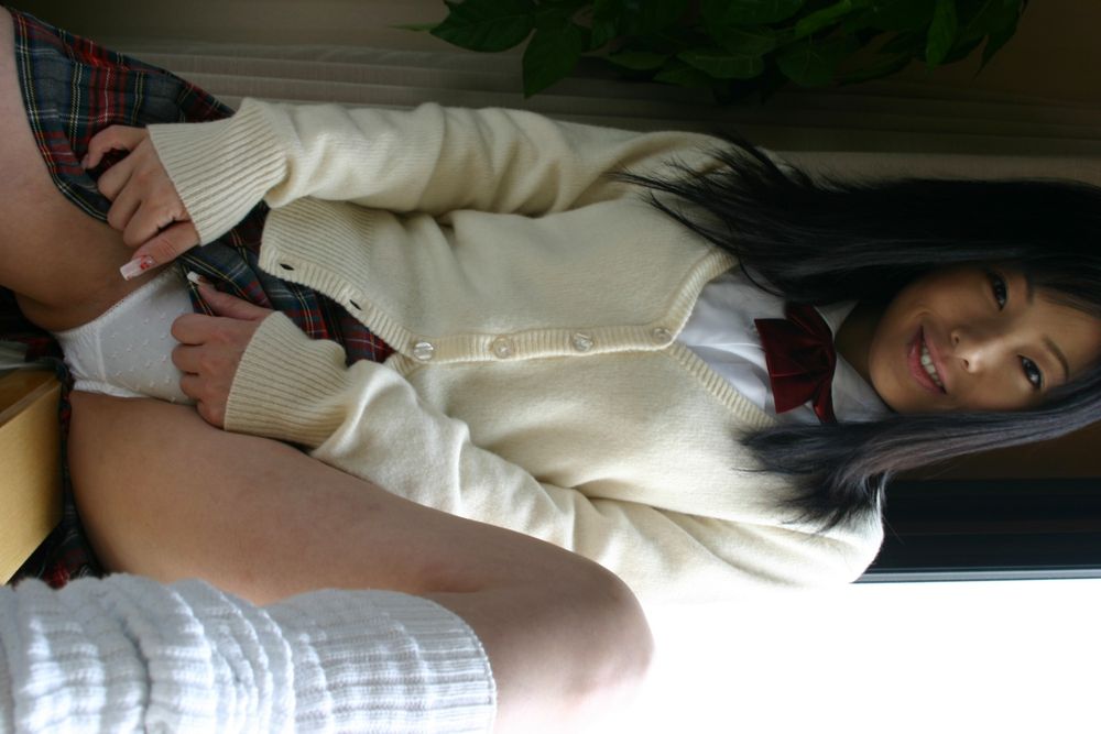 Asian schoolgirl looks for some online exposure #39