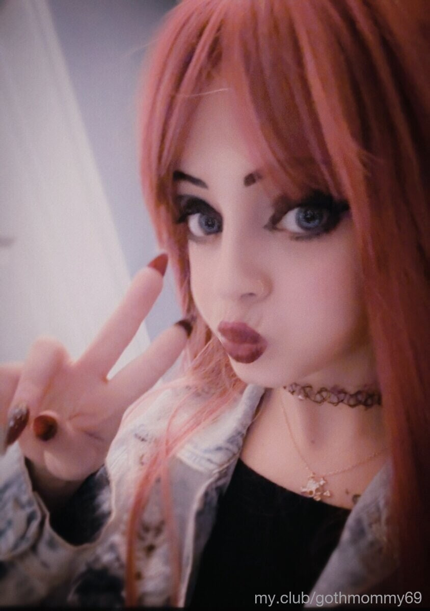 Goth Mommy Dee  Free Photos #2